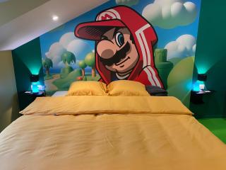 Retro Gaming Corner - Arcade Games - Jacuzzi - Sauna - Switch 2 - 2