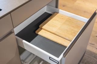 Visionary Hospitality Bassersdorf, Zürich - Premium Apartments in Swiss Style with Free Parking, Washer, Kitchen, Terrace, Vaulted Cellar Event Room, Bus Stop, 15' City & Airport - 8