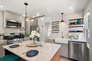 Adorable Updated Cottage Walk to Water - 1