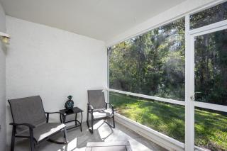 Gated Elegant 2BR Townhome - KING Bed, Pool, WiFi, Wash & Dry, AC, Private Patio facing preserves, Free Parking -- NICE FOR Medical, Business, Groups, Relo - by Moffitt Cancer CTR, Tampa Palms, Hunters Green, Live Oak, Cory Lake, New Tampa, Wesley Chapel - 5