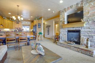 High-End Huntsville Condo with Private Hot Tub! - 7