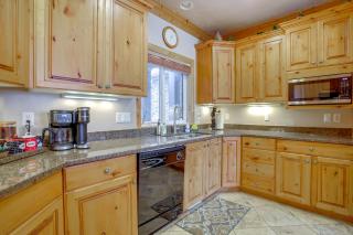 High-End Huntsville Condo with Private Hot Tub! - 5