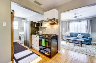 Clawson Home with Garage Walk to Stores and Dining - 4