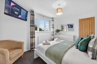 The Hide - Suburban Terraced Home - 8