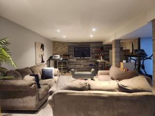Cozy 2- bedroom private basement! - 7