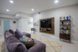 Villa Mayami Fitness Oasis Gym Basketball Court - 6