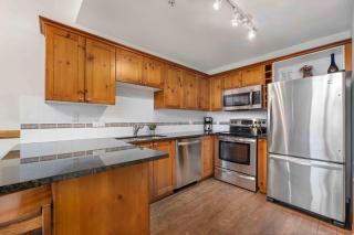 2BR in Symphony, Hot Tub, Gas Fireplace, Epic Village Location, Ski Shuttle - 5