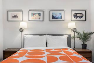 1BR Stylish Condo central Village Location with Private Balcony - 2