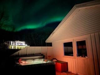 Reinefjorden Family House with Jacuzzi - 7