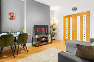 Comfortable 4 Bed Home - Perfect for Contractors - 0