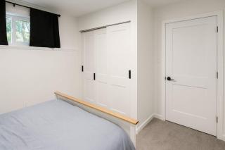 Sooke One-Bedroom Suite with Mountain View - 4