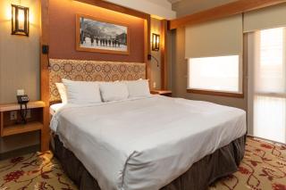 Banff Ptarmigan Inn - 1