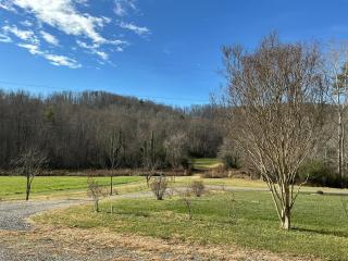 The Farmhouse at Wolfehaven - 2