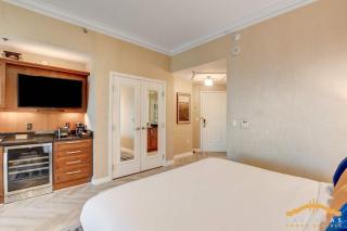 MGM Signature-38-615 Strip View Balcony Studio - Las Vegas - 6