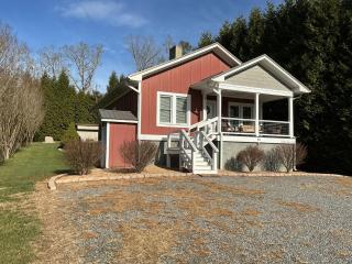 The Farmhouse at Wolfehaven - 5