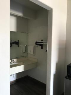 Texas Inn & Suites - 2