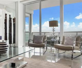 Stylish Two-Bedroom High-Rise Condo With City and Ocean Views - 9