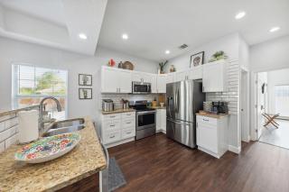 Walk to Alamodome! Stylish Home with Private Parking - 3