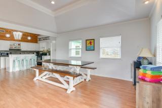 Steps to Sea! Crystal Beach Home w/ Furnished Deck - 4