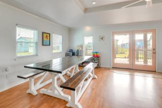 Steps to Sea! Crystal Beach Home w/ Furnished Deck - 3
