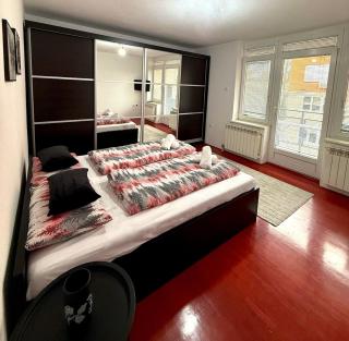 Heart of Sarajevo Center Apartment - 8