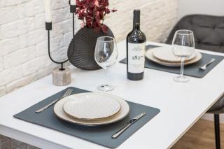 Quiet & Stylish, near Center penthouse - Free coffee, Netflix & much more - GrandStay md - 5