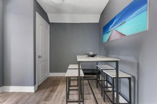 Niagara Falls Retreat 2BR with Parking - 7