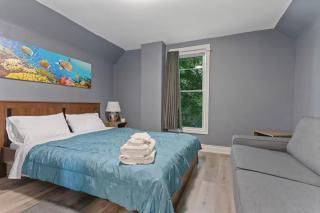 Niagara Falls Retreat 2BR with Parking - 8