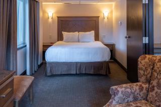 The Rundlestone Lodge - 7