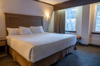 The Rundlestone Lodge - 5