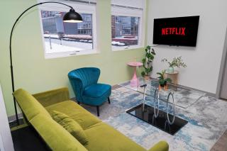 McCormick Place 2BR Oasis with Optional Parking, Patio, Gym for up to 6 guests Near Museum Campus, Grant Park & Soldier Field - 9