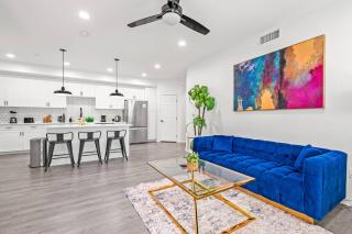 Newly Remodeled 3BR Apt | Mins to Disney | Arcade - 0
