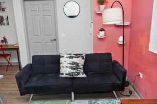 South Loop 2BR Retreat Near Grant Park, Soldier Field, Adler Planetarium & Columbia College - 1