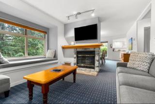 Ski In/Out 2 Bedroom CONDO w/ pool, jacuzzi, parking - 0