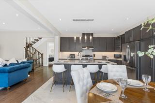 Executive 5BR-4BATH Detached Bramp/Miss Border - 4