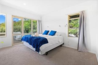 Stylish Group Getaway with views! Hot tub, Games Room - 5