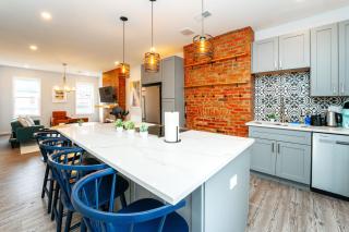 Newly Remodeled 3BR Retreat Near Downtown - 7