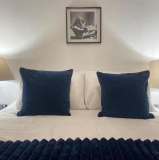 Deluxe fully Kitted 2 King Room Apt with Sofa Bed - Warrington - 3