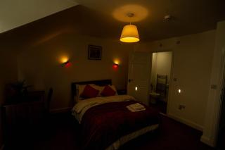 Queens Court Ensuite Studio - 5