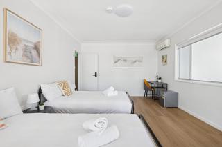 Large 2-Double-Bed Room Near Hurstville Station - Shared Bathroom & Kitchen - 8