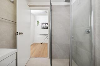 Well-Situated Double Room Near Hurstville Station - Shared Bathroom & Kitchen - 2