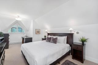 Stylish Home with Mountain Views by Harmony Whistler - 7