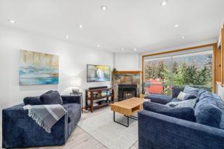 3BR in Whistler Creek Ridge, Ski In, Ski Out, Private Hot Tub, Wood Burning Fireplace, Private Garage - 0