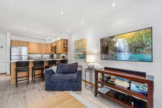 Ski In Ski Out 3BR Townhome in Creekside by Harmony Whistler - 6