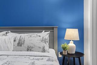 2BR Deer Lodge, Epic Location, Private Covered Patio, Free Parking - 3