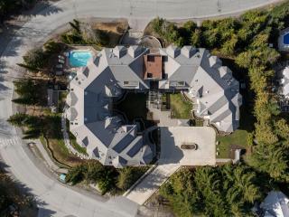 1BR and Sofabed in Marquise, Near Ski Hill, Fireplace, Hot Tub and Sauna, Gym Access - 6