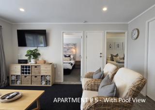 Stay n Play n Russell - Russell - 8