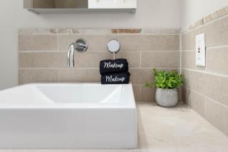 2BR in Granite Court, Village Location, Gas Fireplace, Mudroom, Secure Parking - 1