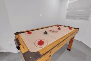 Home Theater•Luxury•Entire4BHome•GamesRoom•KingBed - 4