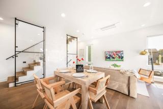 Modern 2024-Built Townhome Near Hospitals & DT - 3